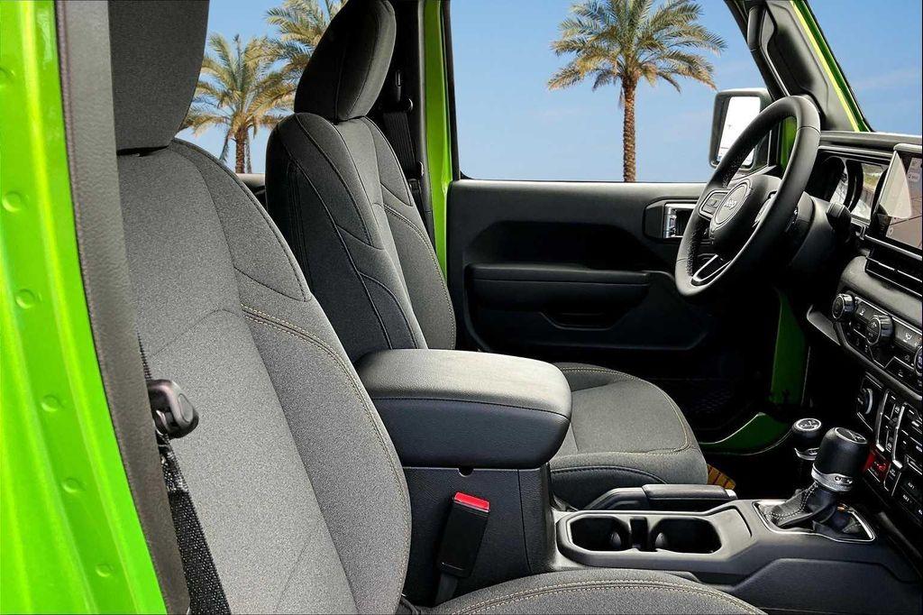 new 2025 Jeep Gladiator car, priced at $46,051