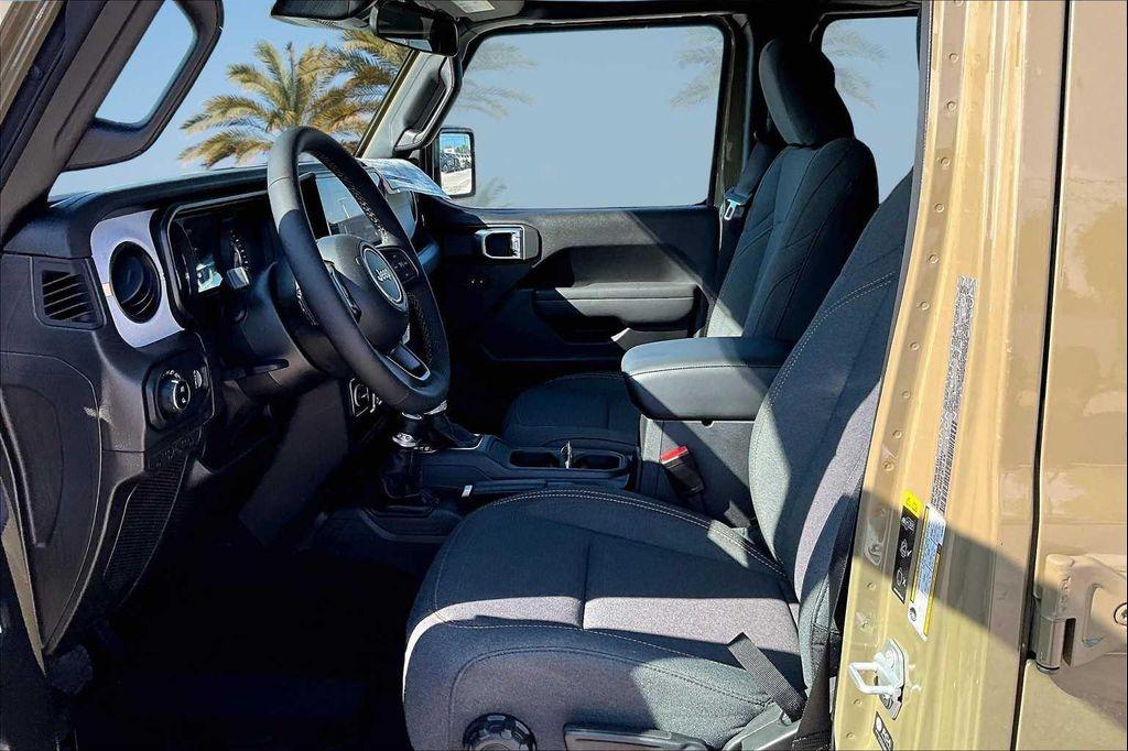 new 2025 Jeep Gladiator car, priced at $45,541