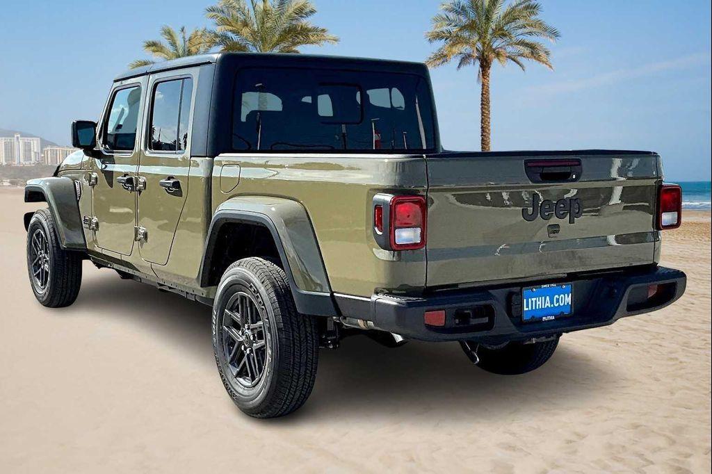 new 2025 Jeep Gladiator car, priced at $45,541