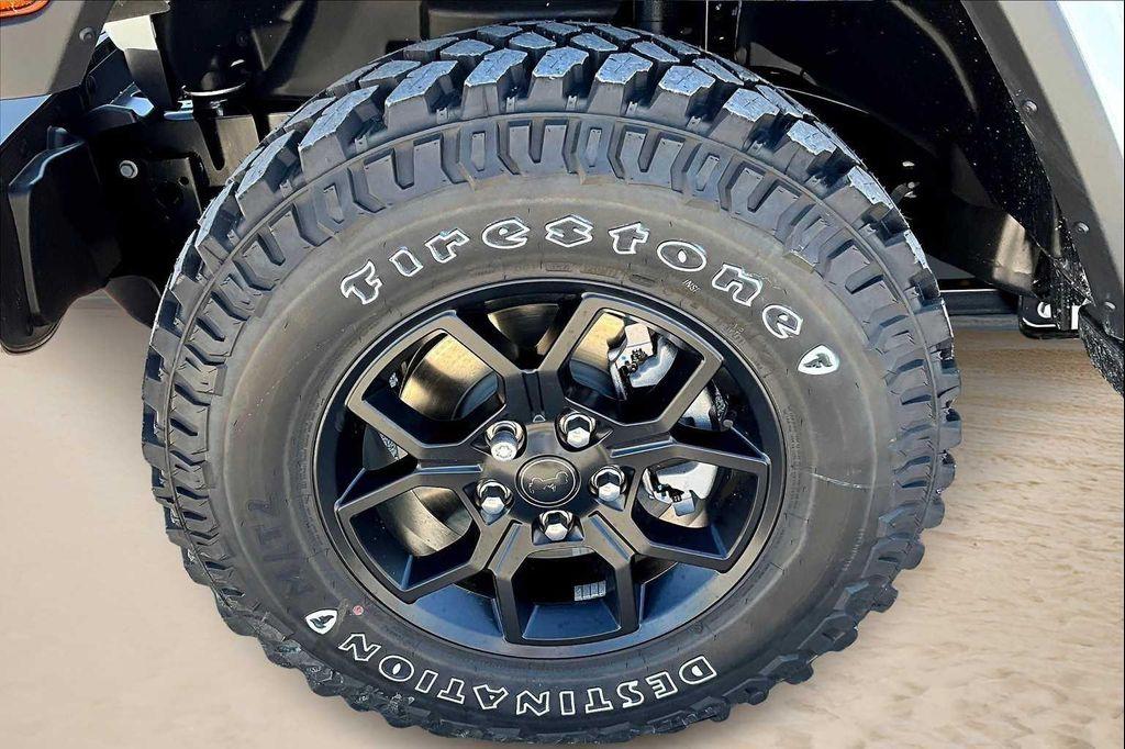new 2025 Jeep Gladiator car, priced at $45,059