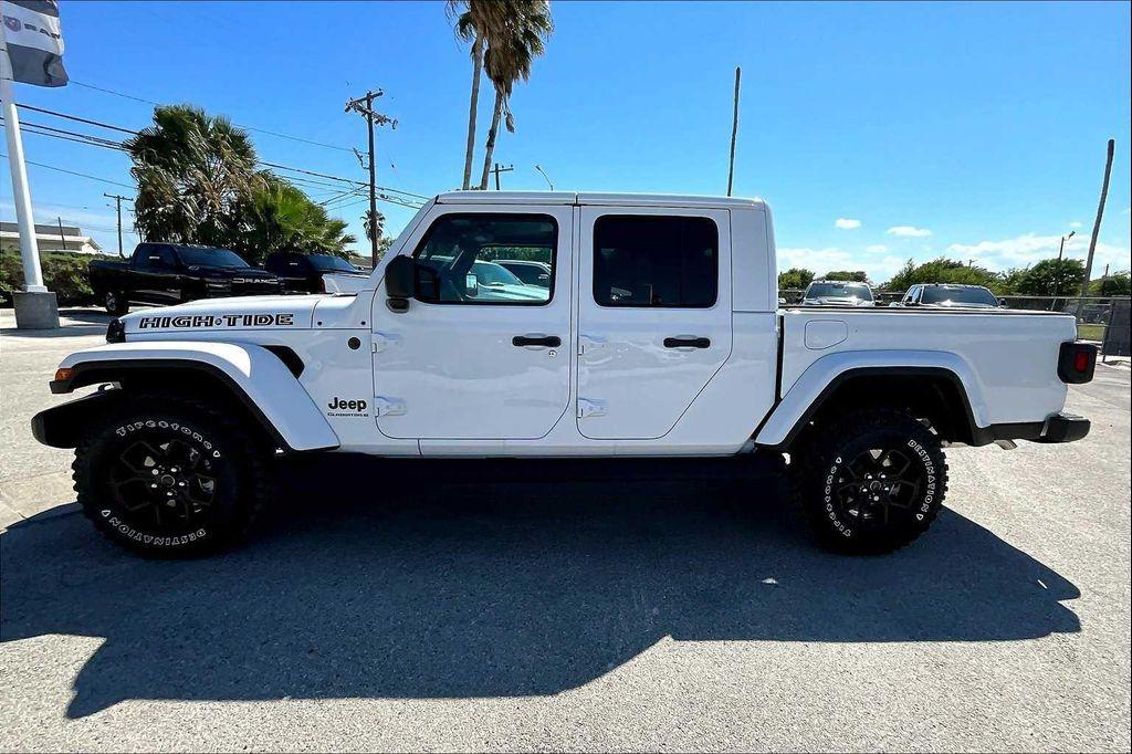 new 2025 Jeep Gladiator car, priced at $45,059