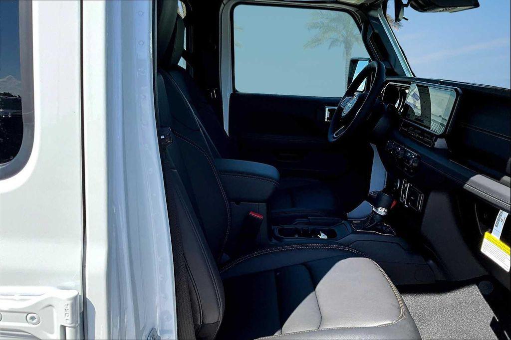 new 2025 Jeep Gladiator car, priced at $45,059
