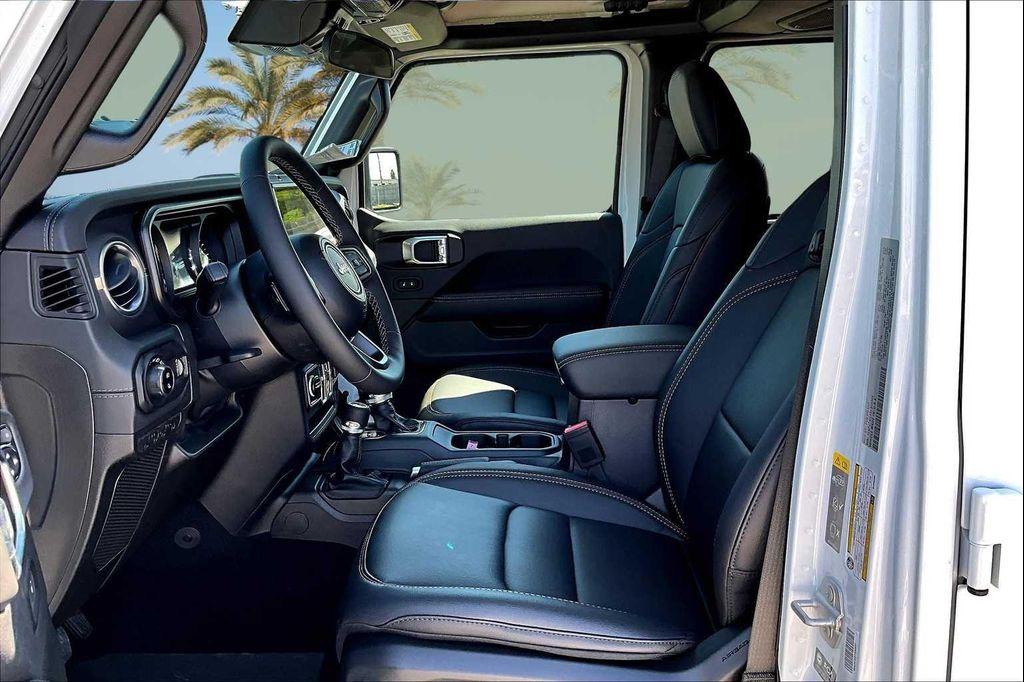 new 2025 Jeep Gladiator car, priced at $45,059