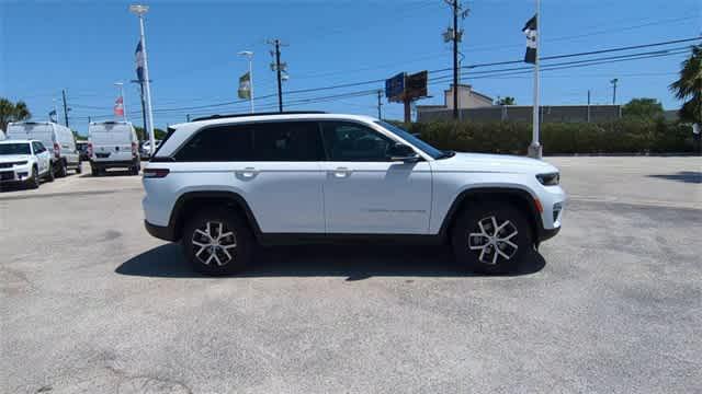new 2025 Jeep Grand Cherokee car, priced at $42,211