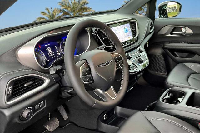 new 2025 Chrysler Pacifica car, priced at $41,747