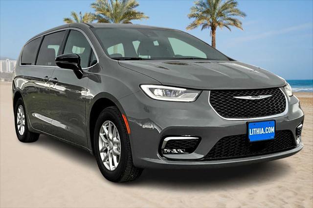 new 2025 Chrysler Pacifica car, priced at $41,747