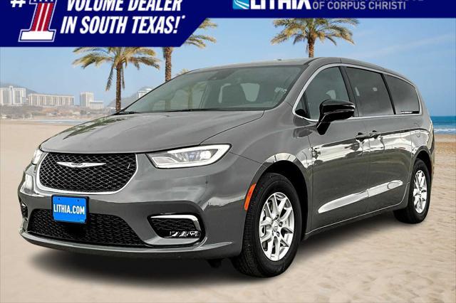new 2025 Chrysler Pacifica car, priced at $41,747