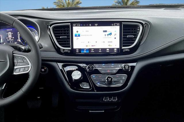 new 2025 Chrysler Pacifica car, priced at $41,747