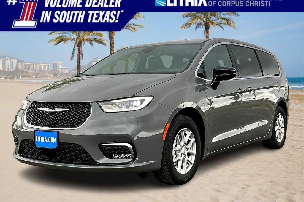 new 2025 Chrysler Pacifica car, priced at $41,747