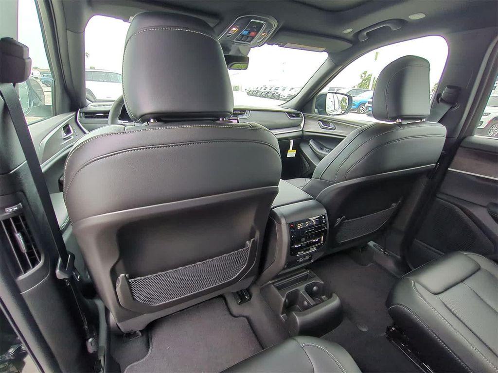 new 2025 Jeep Grand Cherokee L car, priced at $50,395