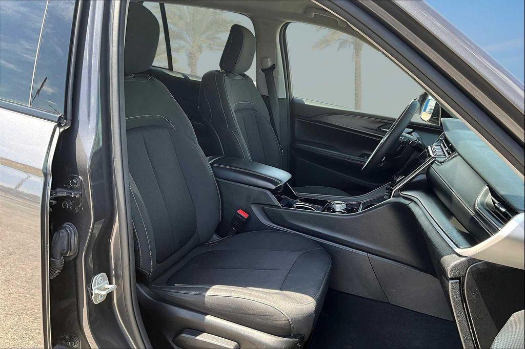 used 2023 Jeep Grand Cherokee car, priced at $24,350