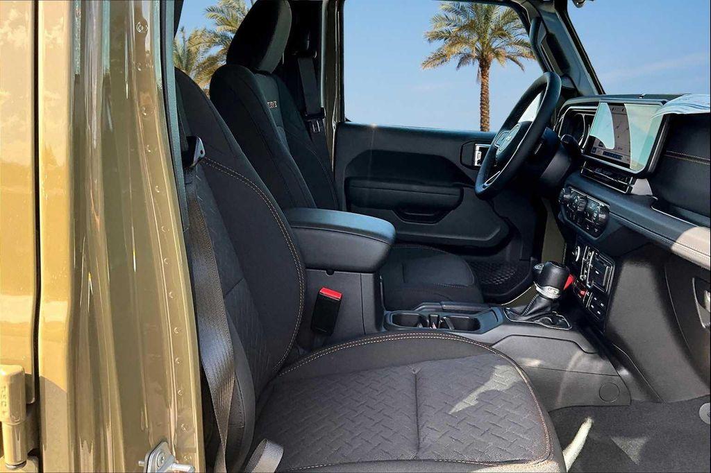 new 2025 Jeep Gladiator car, priced at $48,304