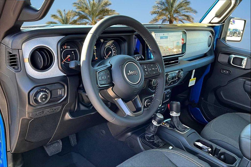 new 2025 Jeep Gladiator car, priced at $44,732