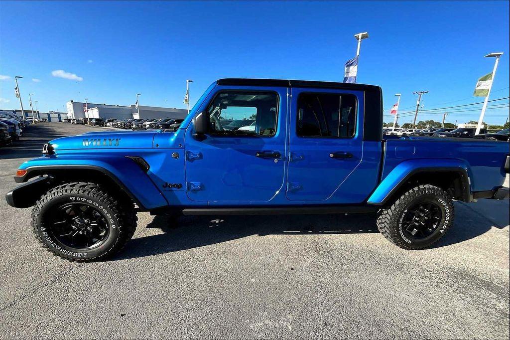 new 2025 Jeep Gladiator car, priced at $44,732