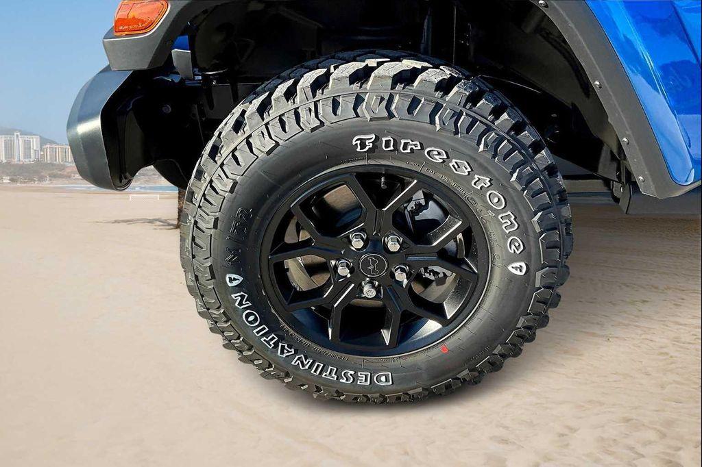 new 2025 Jeep Gladiator car, priced at $44,732