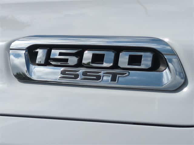 new 2025 Ram 1500 car, priced at $43,642