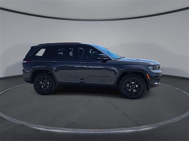 new 2025 Jeep Grand Cherokee car, priced at $41,967