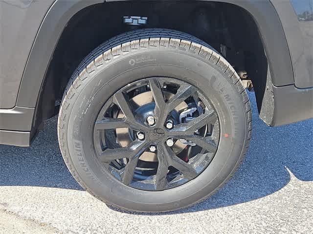 new 2025 Jeep Grand Cherokee car, priced at $41,967