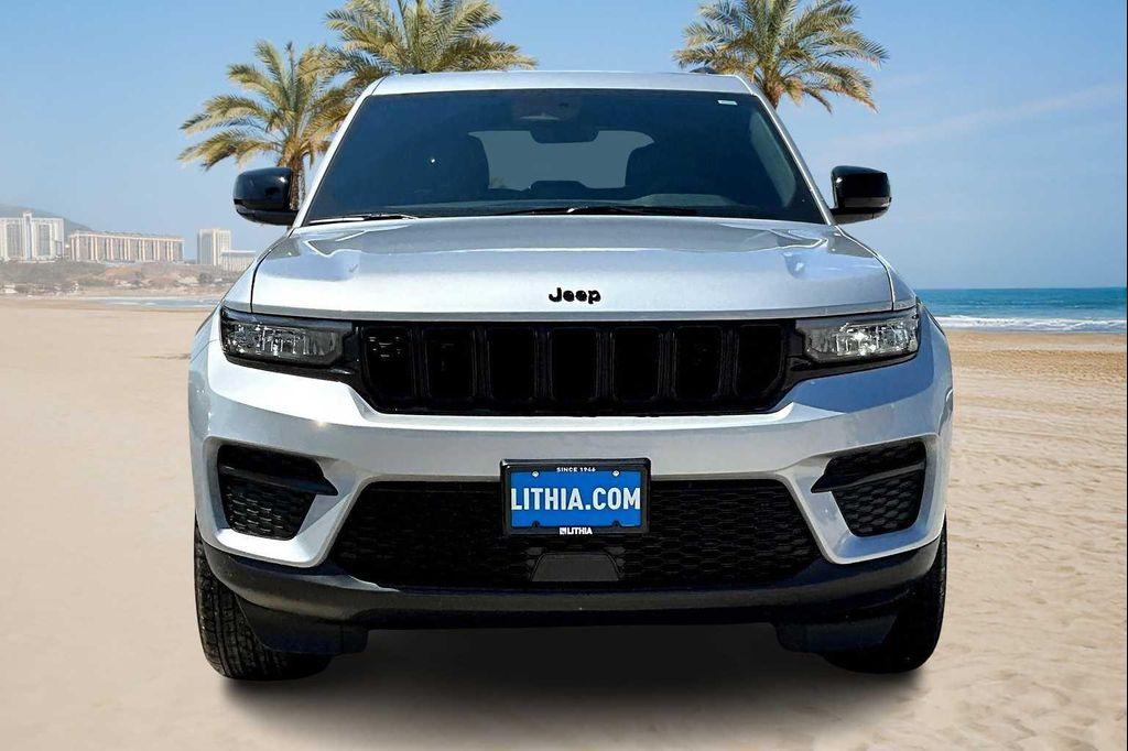 new 2025 Jeep Grand Cherokee car, priced at $40,053