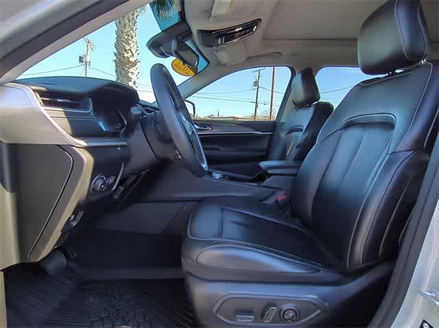 used 2022 Jeep Grand Cherokee car, priced at $32,991