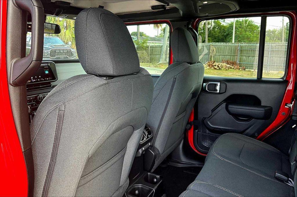 new 2025 Jeep Wrangler car, priced at $49,085