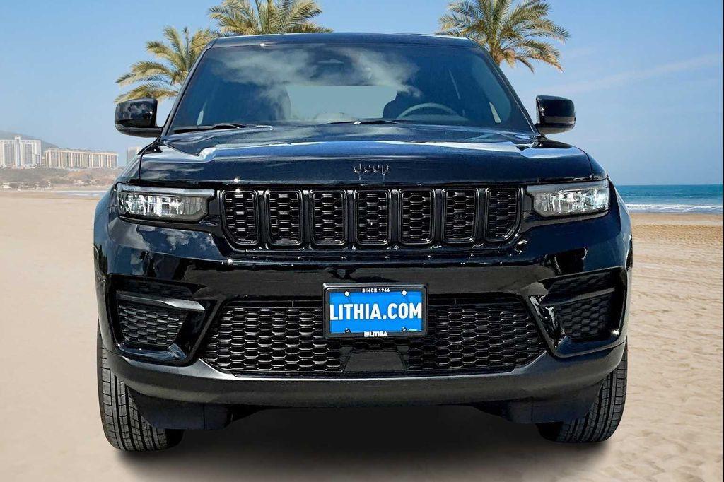 new 2025 Jeep Grand Cherokee car, priced at $40,053
