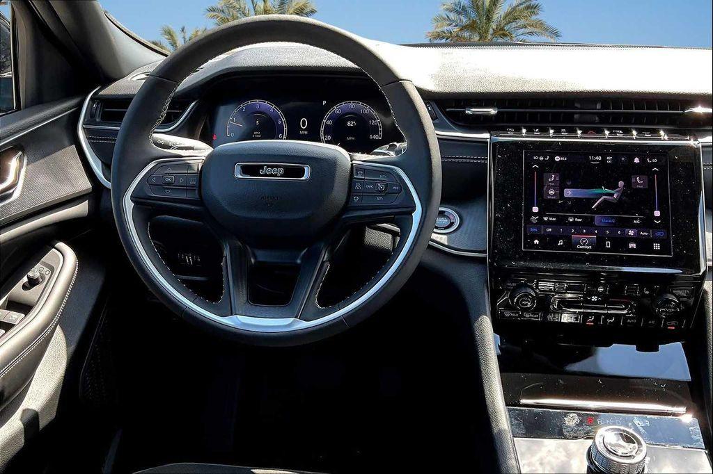 new 2025 Jeep Grand Cherokee car, priced at $40,053