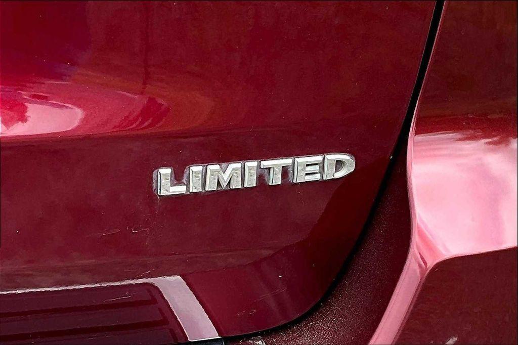 used 2019 Jeep Grand Cherokee car, priced at $15,520
