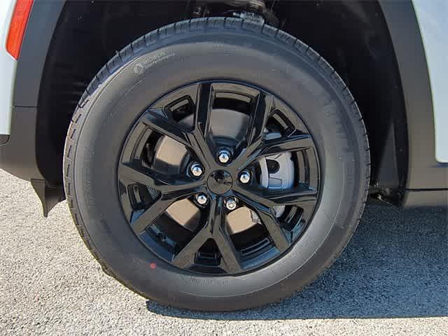 new 2025 Jeep Grand Cherokee L car, priced at $41,439