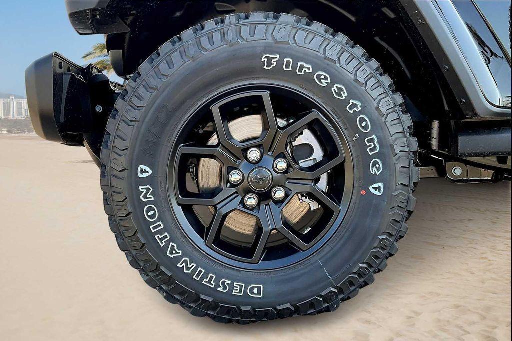 new 2025 Jeep Gladiator car, priced at $45,827