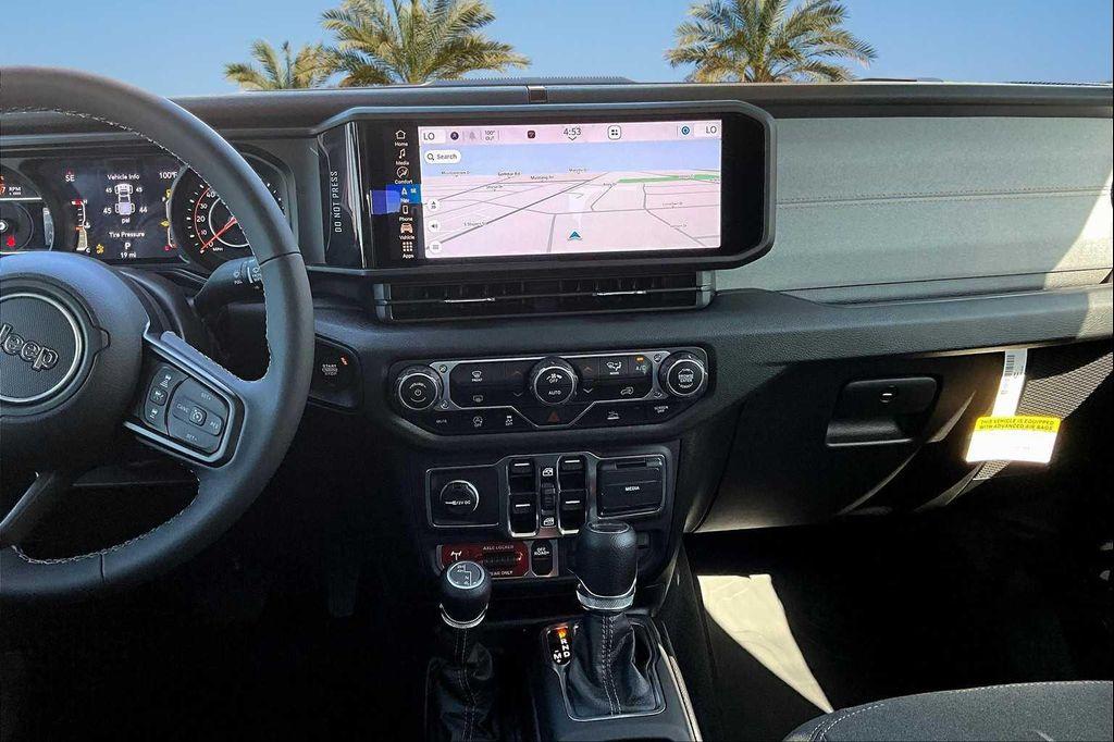 new 2025 Jeep Gladiator car, priced at $45,827
