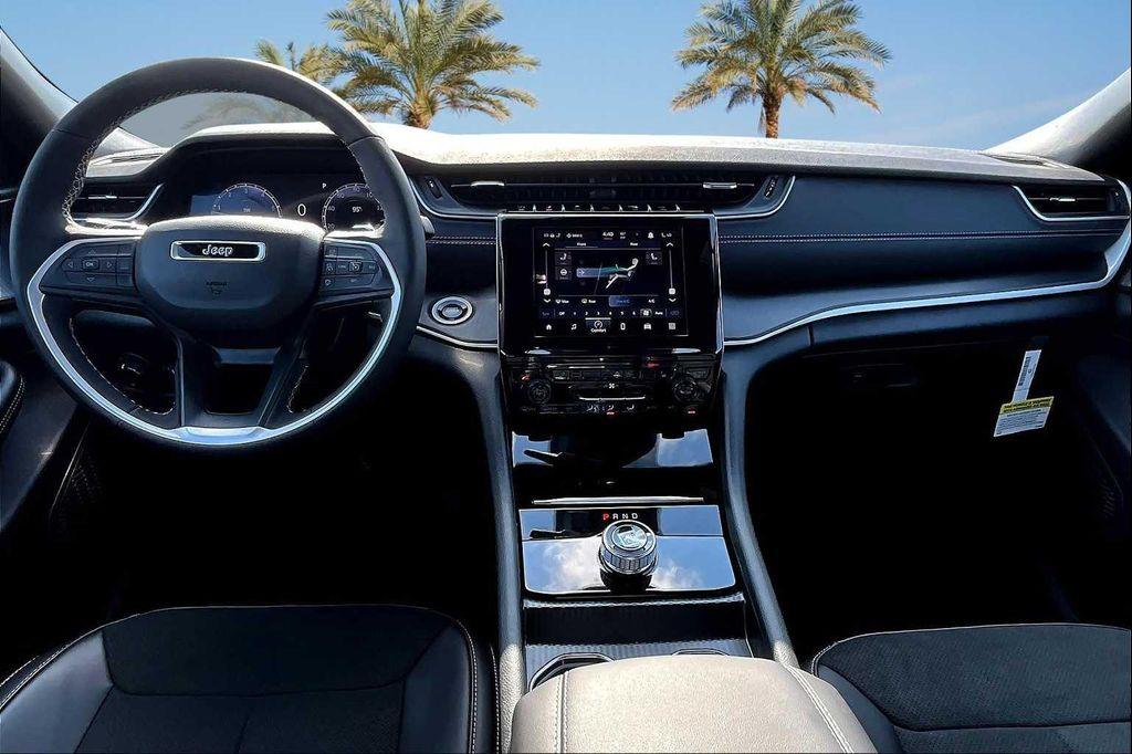 new 2025 Jeep Grand Cherokee L car, priced at $40,302