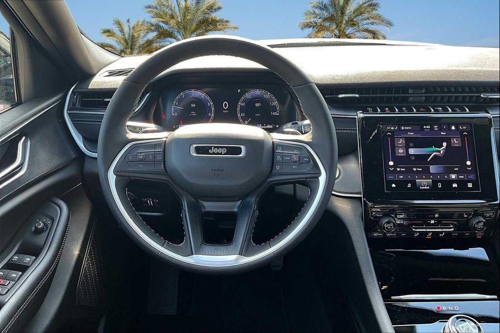 new 2025 Jeep Grand Cherokee L car, priced at $40,302