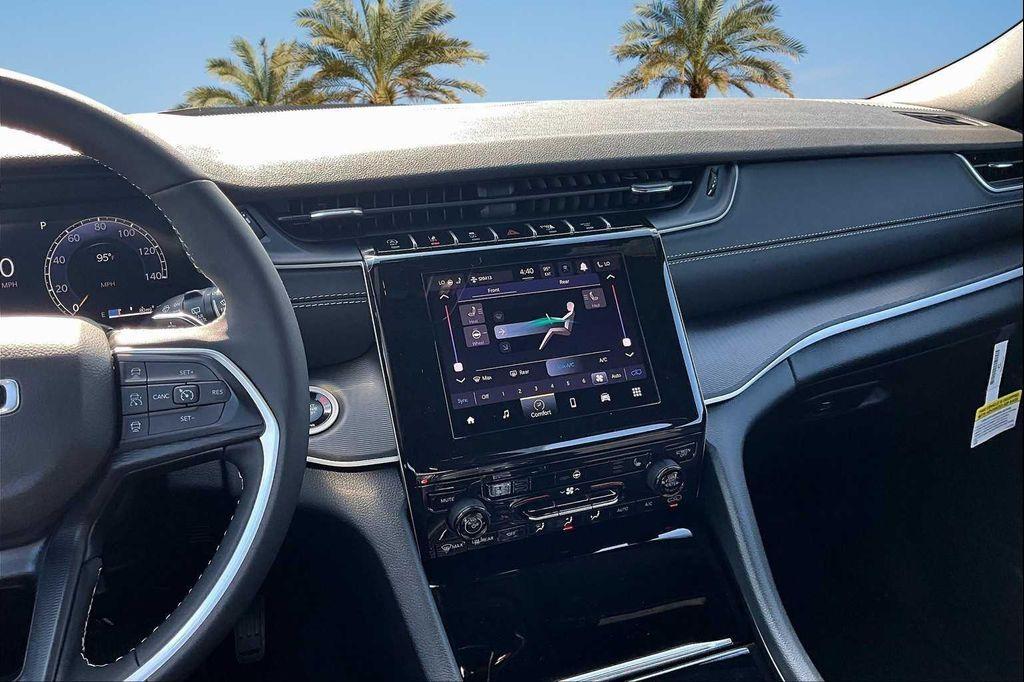 new 2025 Jeep Grand Cherokee L car, priced at $40,302