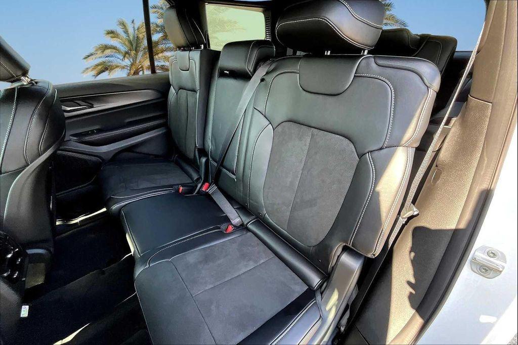 new 2025 Jeep Grand Cherokee L car, priced at $40,302