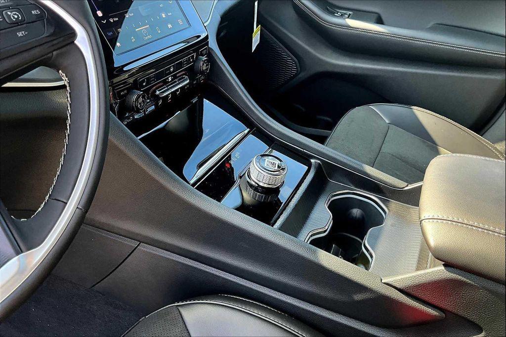 new 2025 Jeep Grand Cherokee L car, priced at $40,302