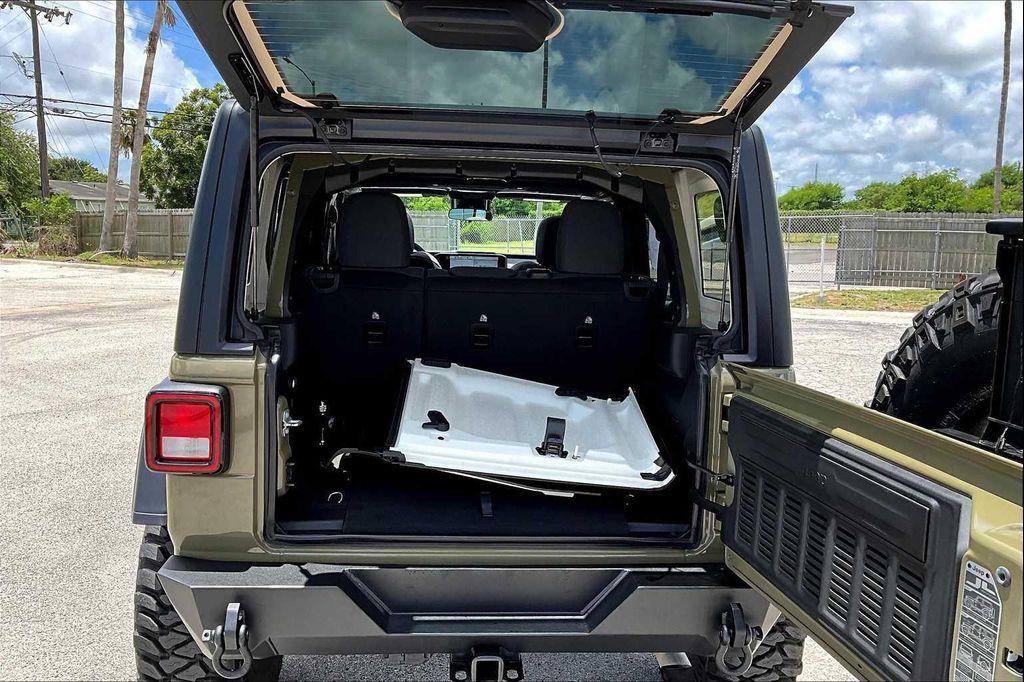 new 2025 Jeep Wrangler car, priced at $61,094