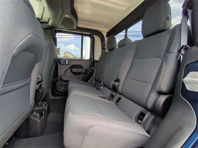 new 2025 Jeep Gladiator car, priced at $43,280
