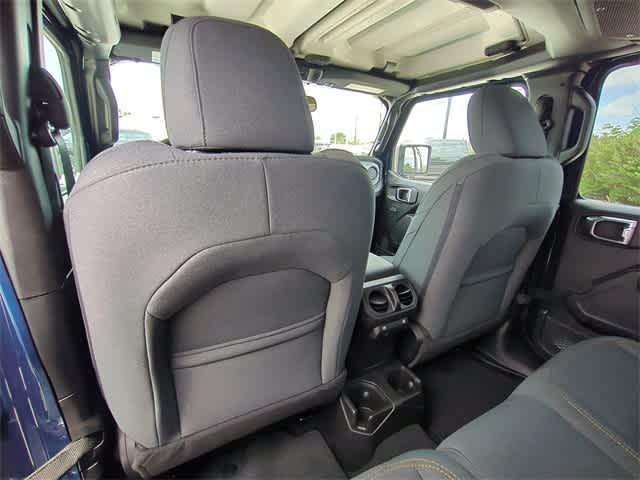 new 2025 Jeep Gladiator car, priced at $43,280