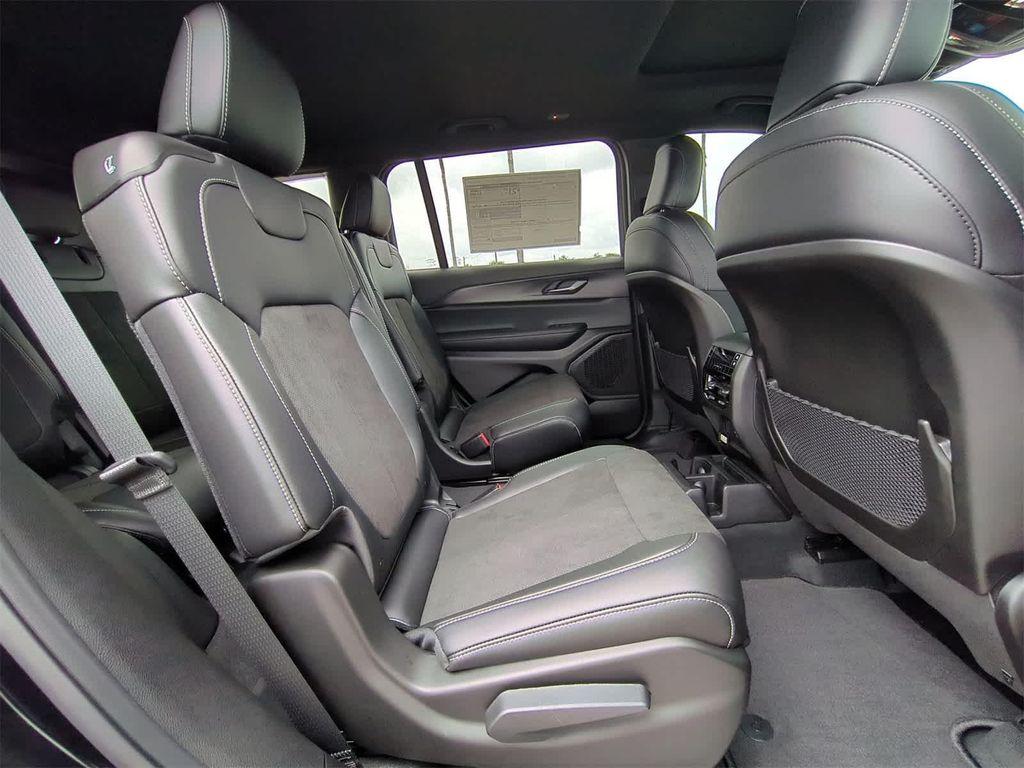 new 2025 Jeep Grand Cherokee L car, priced at $42,164