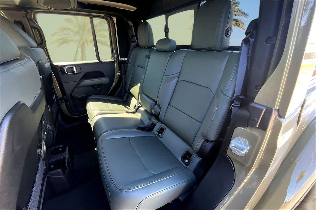 new 2025 Jeep Gladiator car, priced at $54,516