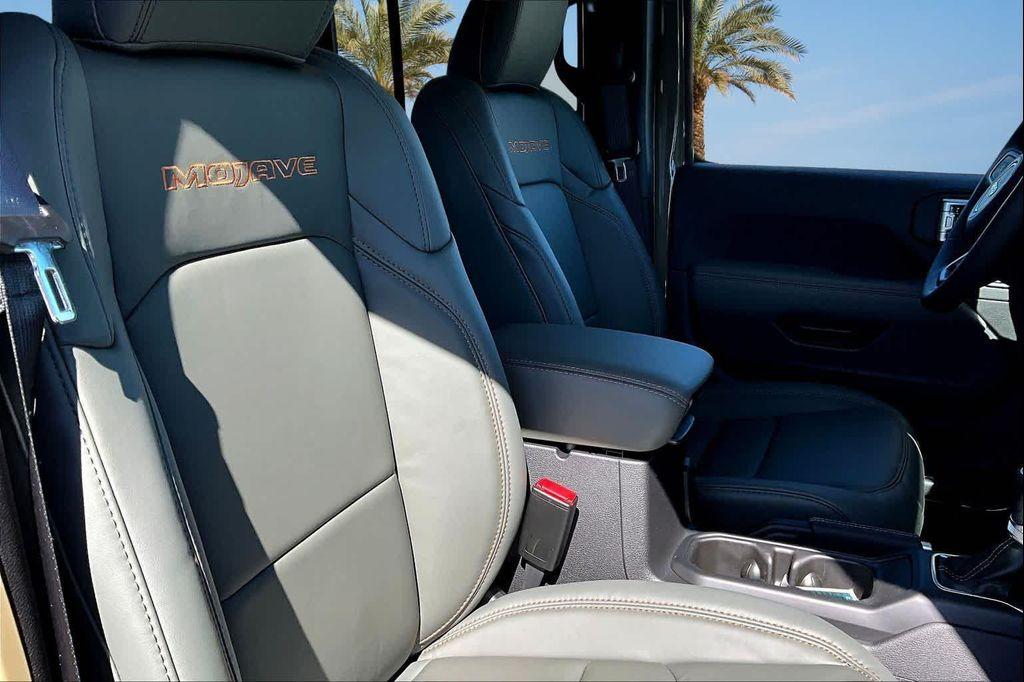 new 2025 Jeep Gladiator car, priced at $54,516