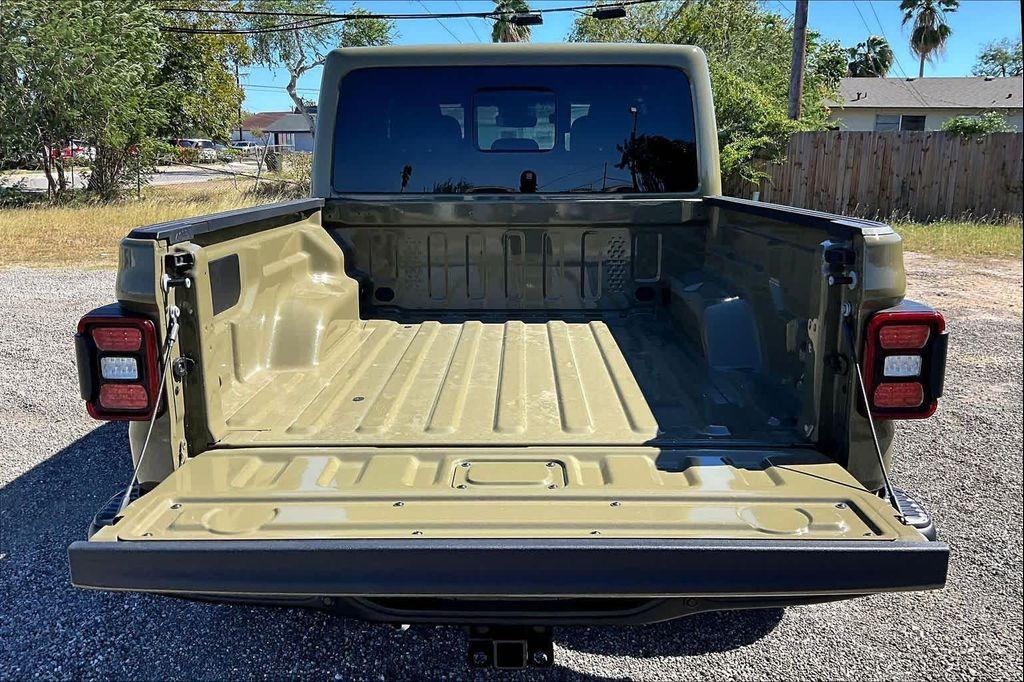 new 2025 Jeep Gladiator car, priced at $54,516