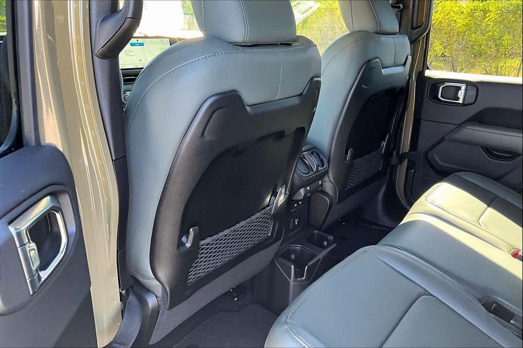 new 2025 Jeep Gladiator car, priced at $54,516