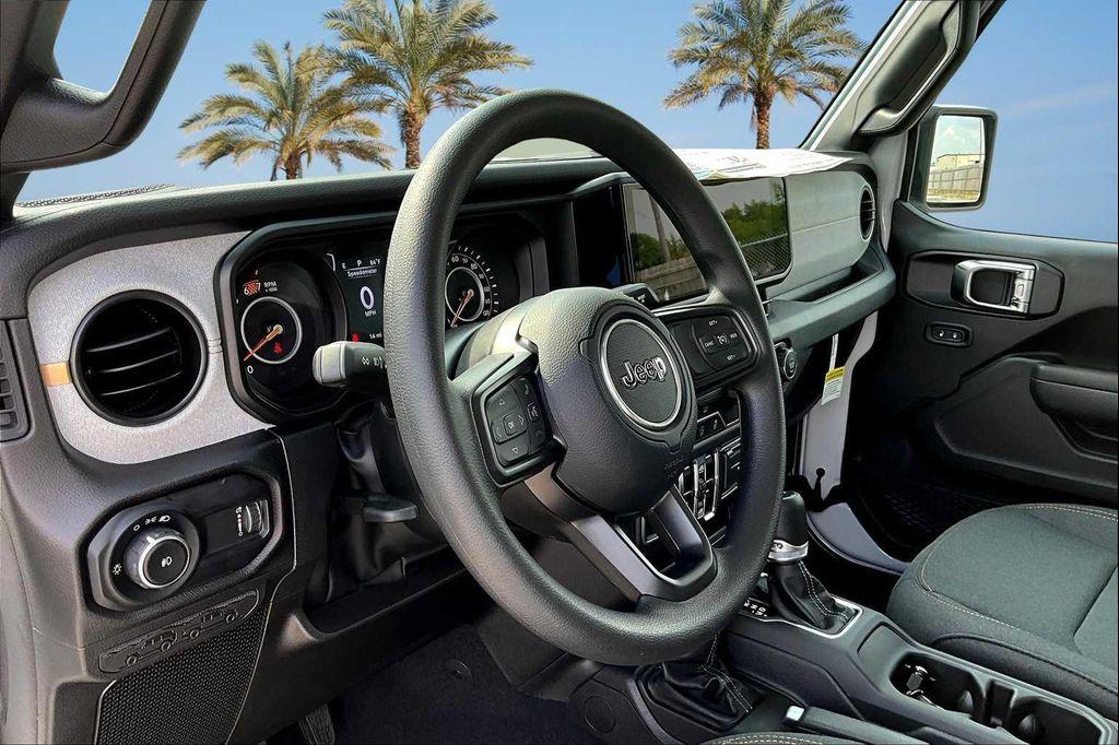 new 2025 Jeep Wrangler car, priced at $37,301