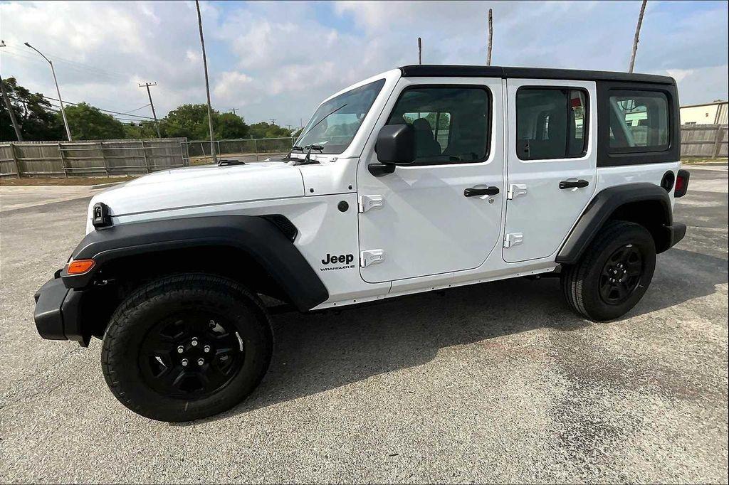 new 2025 Jeep Wrangler car, priced at $37,301