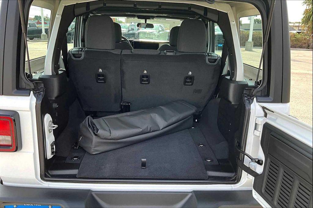 new 2025 Jeep Wrangler car, priced at $37,301