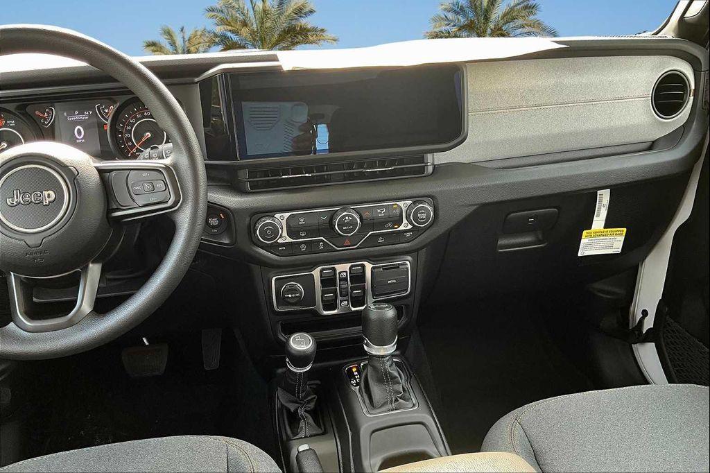 new 2025 Jeep Wrangler car, priced at $37,301