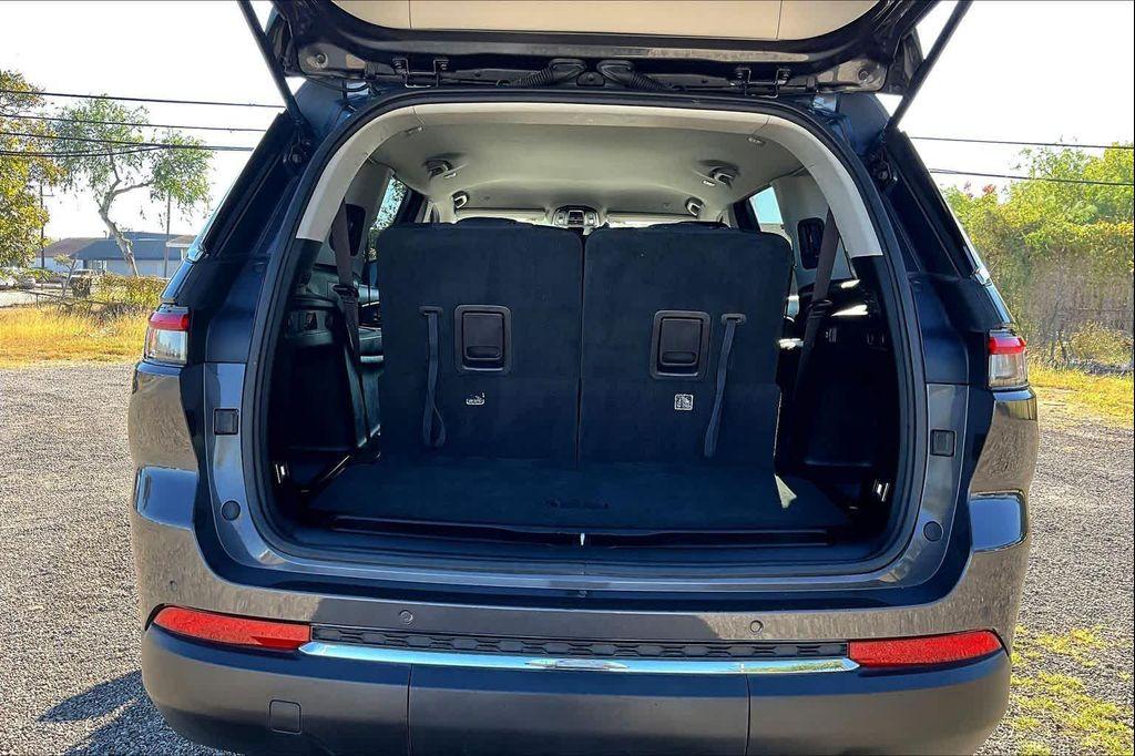 used 2023 Jeep Grand Cherokee L car, priced at $25,674