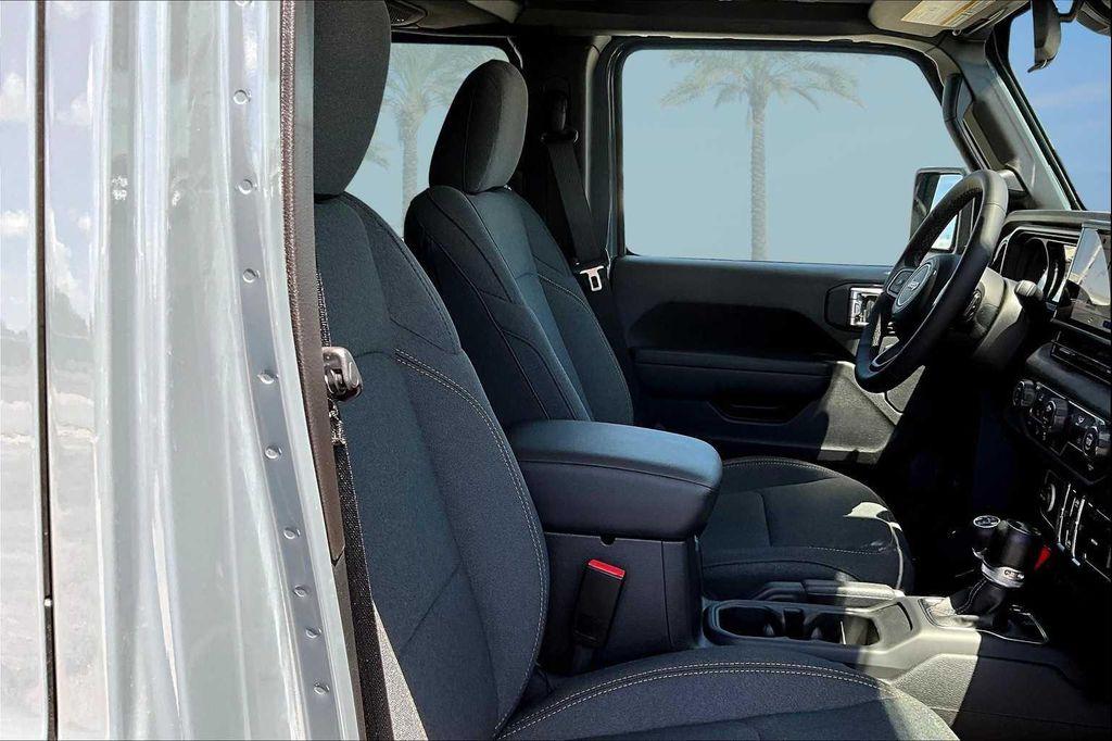 new 2025 Jeep Wrangler car, priced at $44,968